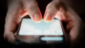 it-ministry-makes-last-ditch-attempt-to-give-tax-relief-to-mobile-phone-users