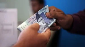 govt-to-revamp-pay-scales-increase-allowances-along-7-raise