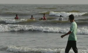 cool-sea-breeze-ease-karachis-heatwave-conditions