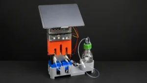 battery-free-device-only-needs-water-sunlight-and-co2-to-make-fuel