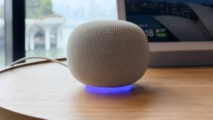 googles-first-home-speaker-in-six-years-is-way-smarter-now