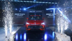 mg-pakistan-marks-ckd-line-off-of-mg-hs-hybrid-and-super-hybrid