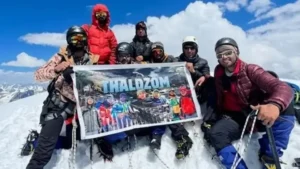 9-kp-mountaineers-summit-challenging-6050-meter-thalo-zom-peak
