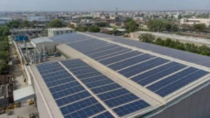 worker-dies-while-installing-solar-panels