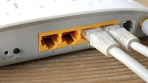 97-pakistanis-now-use-broadband-internet