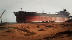 gadani-ship-breaking-yard-resumes-operation-after-8-year-hiatus